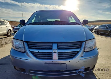 2005 Dodge Grand Caravan Sxt from USA, damaged, VIN 2D4GP44L45R525391